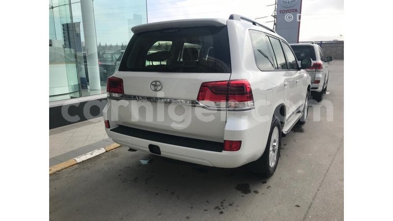 Big with watermark toyota land cruiser agadez import dubai 5183