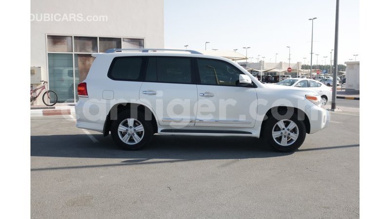 Big with watermark toyota land cruiser agadez import dubai 5191