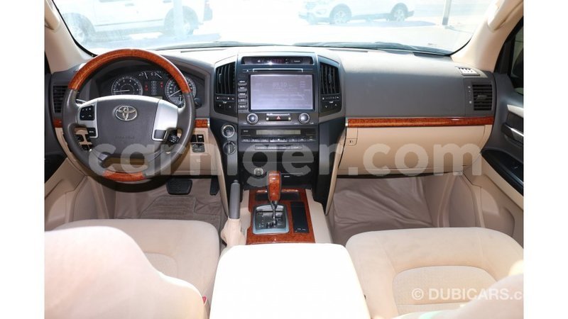 Big with watermark toyota land cruiser agadez import dubai 5191