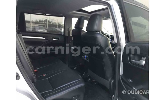 Buy Import Toyota Highlander Other Car in Import - Dubai in Agadez Buy Import Toyota Highlander Other Car in Import - Dubai in Agadez