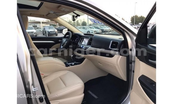 Buy Import Toyota Highlander Other Car in Import - Dubai in Agadez Buy Import Toyota Highlander Other Car in Import - Dubai in Agadez
