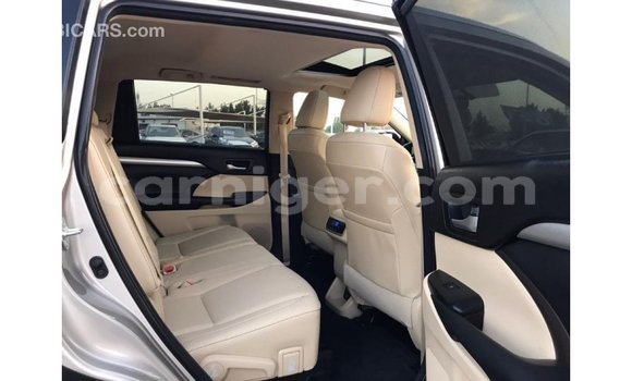 Buy Import Toyota Highlander Other Car in Import - Dubai in Agadez Buy Import Toyota Highlander Other Car in Import - Dubai in Agadez