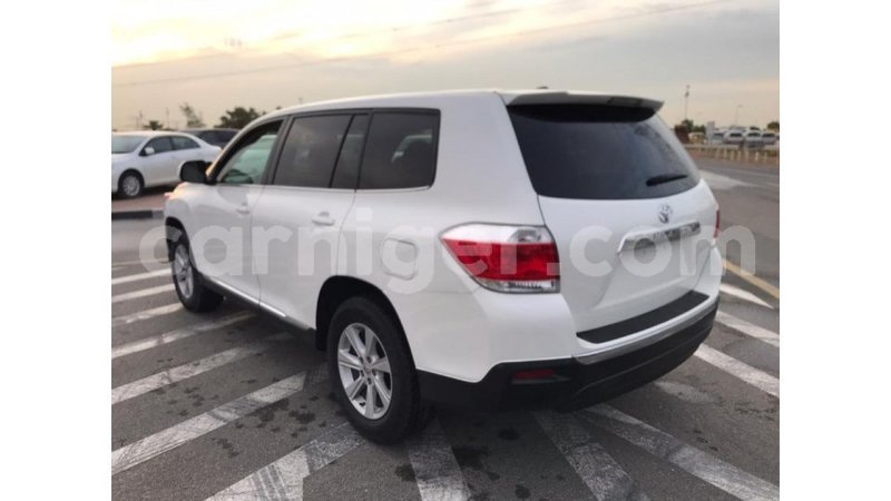 Big with watermark toyota highlander agadez import dubai 5205