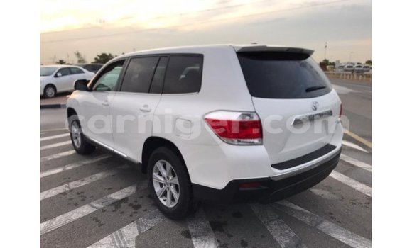 Acheter Import Voiture Toyota Highlander Blanc à Import - Dubai, Agadez Acheter Import Voiture Toyota Highlander Blanc à Import - Dubai, Agadez