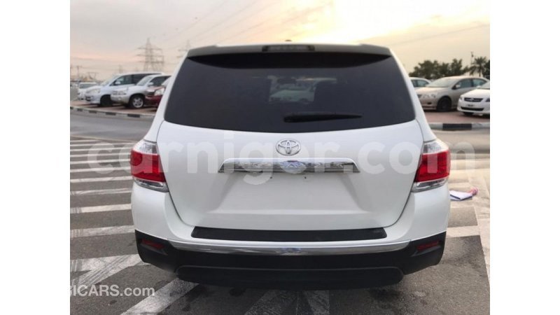 Big with watermark toyota highlander agadez import dubai 5205