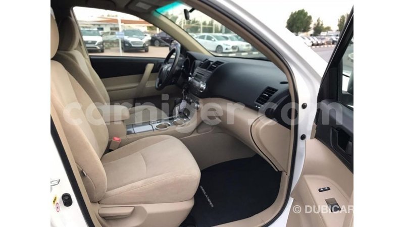 Big with watermark toyota highlander agadez import dubai 5205