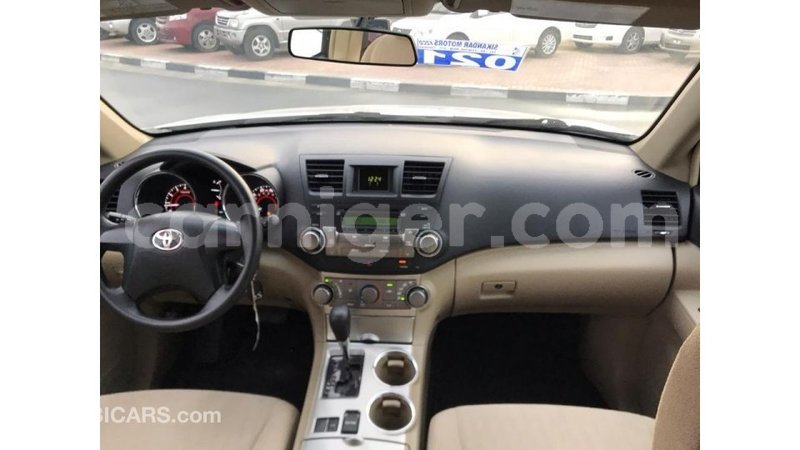 Big with watermark toyota highlander agadez import dubai 5205