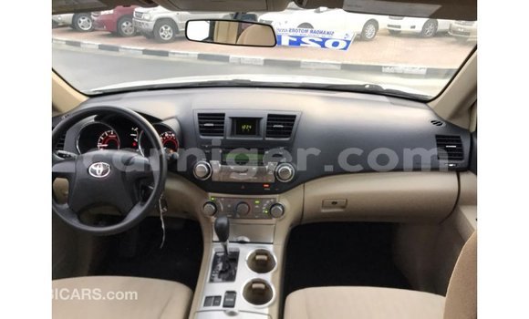 Acheter Import Voiture Toyota Highlander Blanc à Import - Dubai, Agadez Acheter Import Voiture Toyota Highlander Blanc à Import - Dubai, Agadez