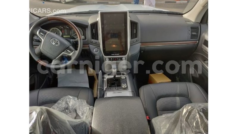 Big with watermark toyota land cruiser agadez import dubai 5207