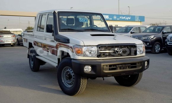 Buy Import Toyota Land Cruiser White Truck in Import - Dubai in Agadez Buy Import Toyota Land Cruiser White Truck in Import - Dubai in Agadez