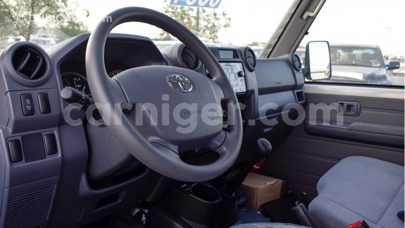 Big with watermark toyota land cruiser agadez import dubai 5208