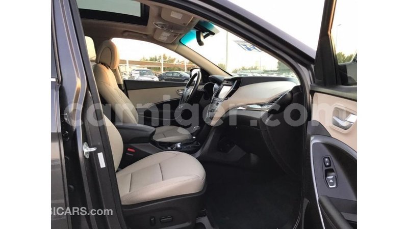 Big with watermark hyundai santa fe agadez import dubai 5209