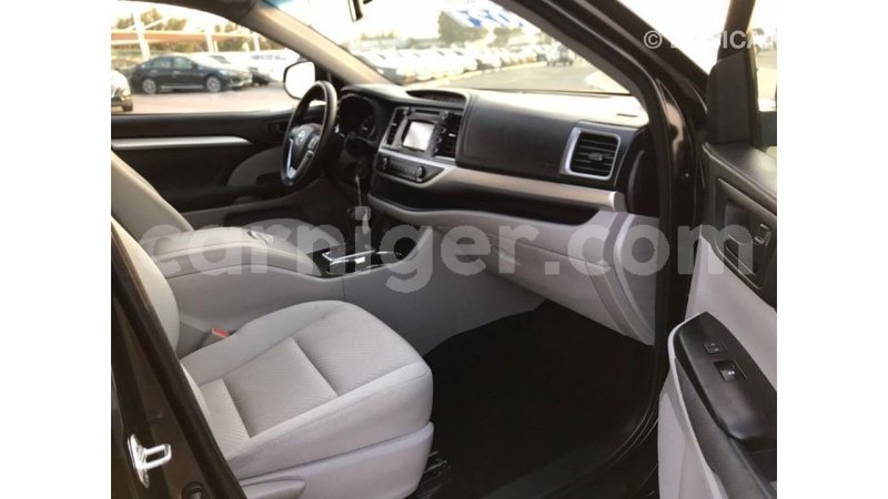 Big with watermark toyota highlander agadez import dubai 5226