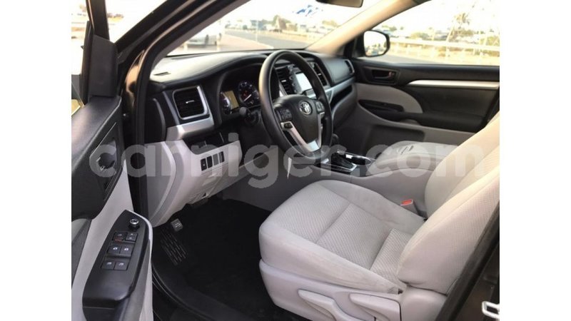 Big with watermark toyota highlander agadez import dubai 5226