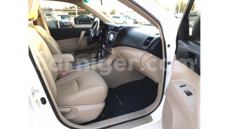 Big with watermark toyota highlander agadez import dubai 5230