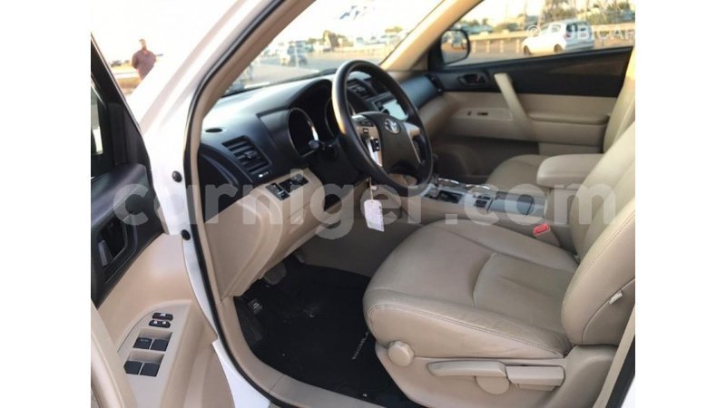 Big with watermark toyota highlander agadez import dubai 5230