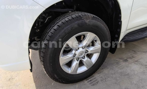 Acheter Import Voiture Toyota Prado Blanc à Import - Dubai, Agadez Acheter Import Voiture Toyota Prado Blanc à Import - Dubai, Agadez