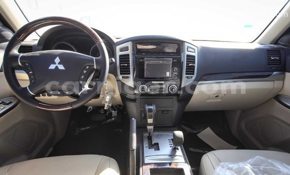 Buy Import Mitsubishi Pajero White Car in Import - Dubai in Agadez Buy Import Mitsubishi Pajero White Car in Import - Dubai in Agadez