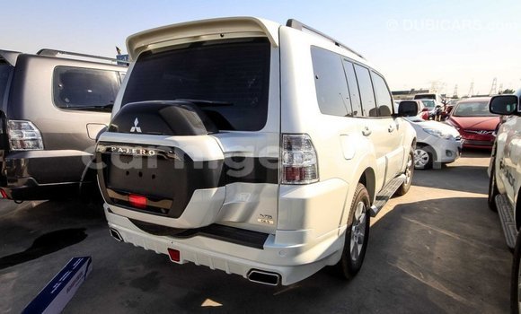 Buy Import Mitsubishi Pajero White Car in Import - Dubai in Agadez Buy Import Mitsubishi Pajero White Car in Import - Dubai in Agadez