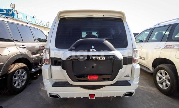 Buy Import Mitsubishi Pajero White Car in Import - Dubai in Agadez Buy Import Mitsubishi Pajero White Car in Import - Dubai in Agadez
