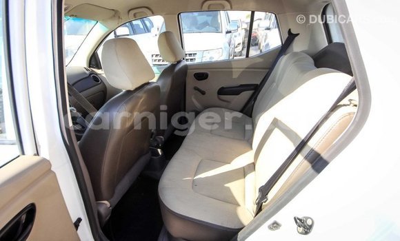 Sayi Imported Hyundai i10 White Mota in Import - Dubai a Agadez Sayi Imported Hyundai i10 White Mota in Import - Dubai a Agadez