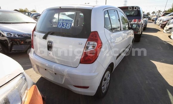 Sayi Imported Hyundai i10 White Mota in Import - Dubai a Agadez Sayi Imported Hyundai i10 White Mota in Import - Dubai a Agadez