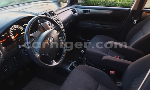 Buy Used Toyota Avensis Verso Blue Car in Keita in Tahoua Buy Used Toyota Avensis Verso Blue Car in Keita in Tahoua