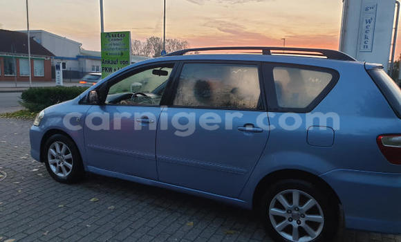Buy Used Toyota Avensis Verso Blue Car in Keita in Tahoua Buy Used Toyota Avensis Verso Blue Car in Keita in Tahoua