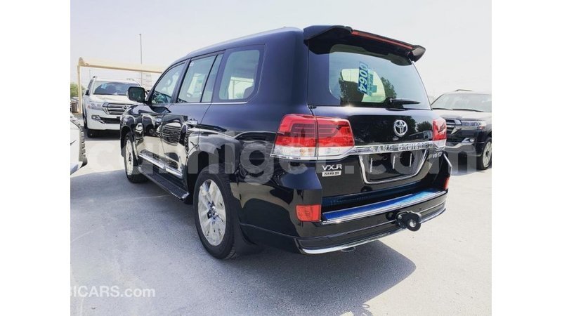 Big with watermark toyota land cruiser agadez import dubai 5286