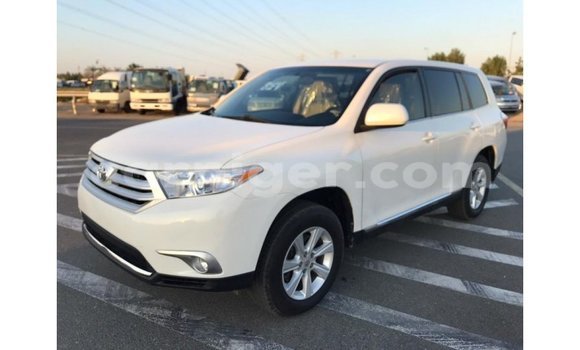Buy Import Toyota Highlander White Car in Import - Dubai in Agadez Buy Import Toyota Highlander White Car in Import - Dubai in Agadez
