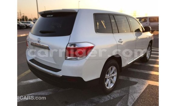 Buy Import Toyota Highlander White Car in Import - Dubai in Agadez Buy Import Toyota Highlander White Car in Import - Dubai in Agadez