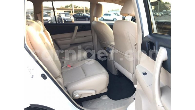 Big with watermark toyota highlander agadez import dubai 5287