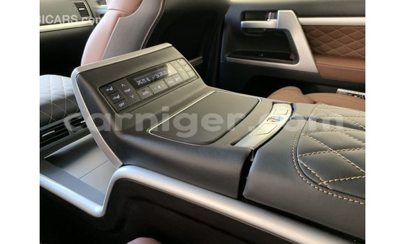 Buy Import Toyota Land Cruiser Black Truck in Import - Dubai in Agadez Buy Import Toyota Land Cruiser Black Truck in Import - Dubai in Agadez