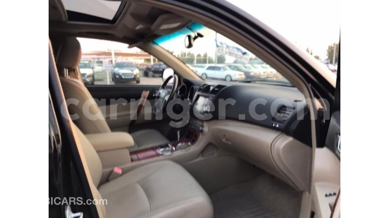 Big with watermark toyota highlander agadez import dubai 5292