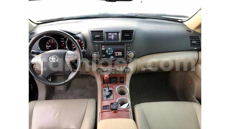 Big with watermark toyota highlander agadez import dubai 5292