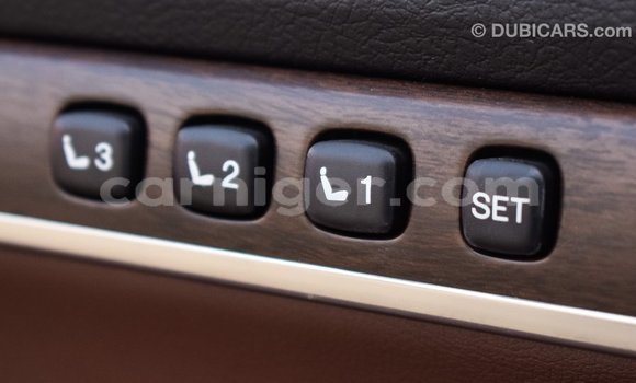 Buy Import Toyota Land Cruiser White Truck in Import - Dubai in Agadez Buy Import Toyota Land Cruiser White Truck in Import - Dubai in Agadez