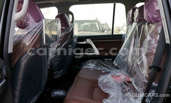 Buy Import Toyota Land Cruiser Black Truck in Import - Dubai in Agadez Buy Import Toyota Land Cruiser Black Truck in Import - Dubai in Agadez