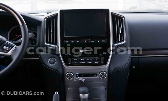 Buy Import Toyota Land Cruiser Black Truck in Import - Dubai in Agadez Buy Import Toyota Land Cruiser Black Truck in Import - Dubai in Agadez