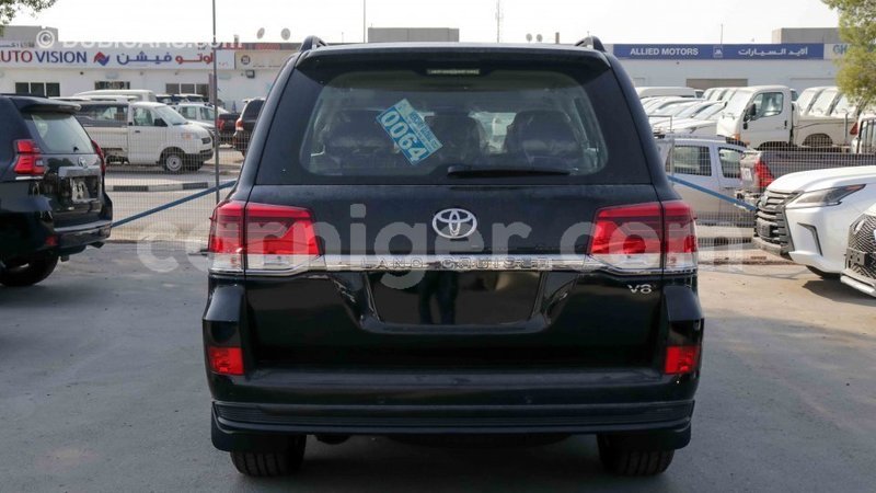 Big with watermark toyota land cruiser agadez import dubai 5299