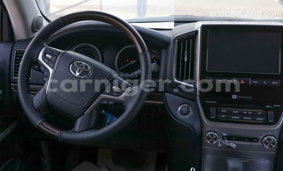 Buy Import Toyota Land Cruiser Black Truck in Import - Dubai in Agadez Buy Import Toyota Land Cruiser Black Truck in Import - Dubai in Agadez