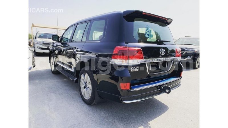 Big with watermark toyota land cruiser agadez import dubai 5301