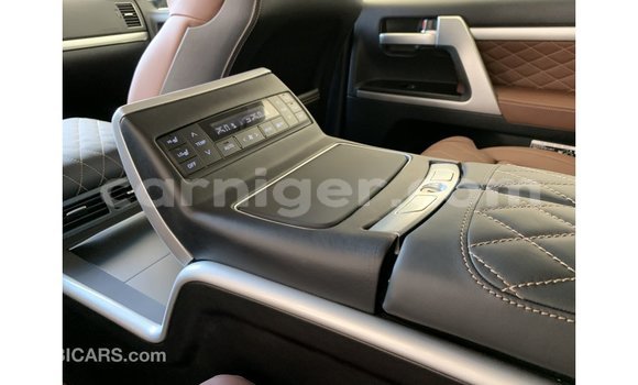Buy Import Toyota Land Cruiser Black Truck in Import - Dubai in Agadez Buy Import Toyota Land Cruiser Black Truck in Import - Dubai in Agadez
