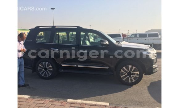 Buy Import Toyota Land Cruiser Black Truck in Import - Dubai in Agadez Buy Import Toyota Land Cruiser Black Truck in Import - Dubai in Agadez