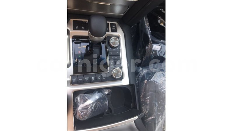 Big with watermark toyota land cruiser agadez import dubai 5309