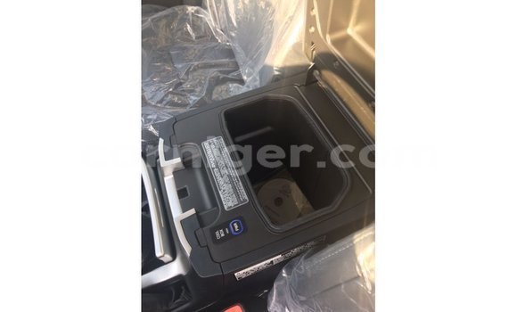 Buy Import Toyota Land Cruiser Black Truck in Import - Dubai in Agadez Buy Import Toyota Land Cruiser Black Truck in Import - Dubai in Agadez