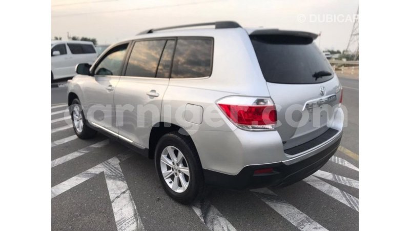 Big with watermark toyota highlander agadez import dubai 5317