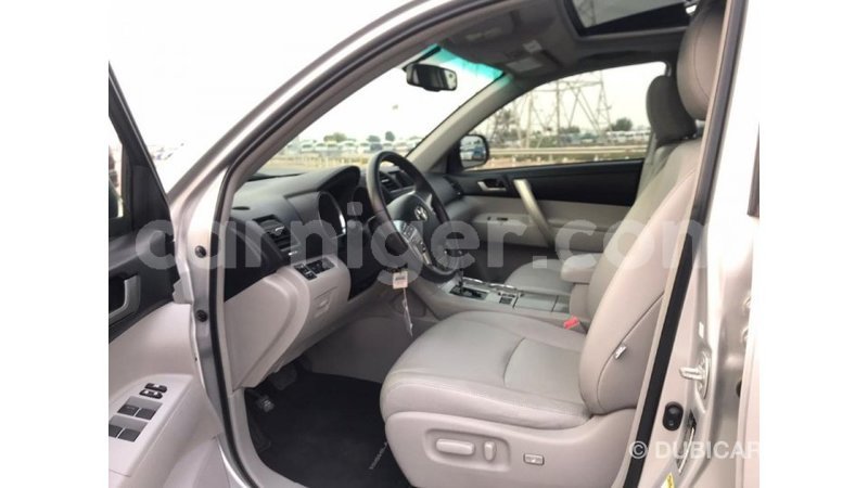 Big with watermark toyota highlander agadez import dubai 5317