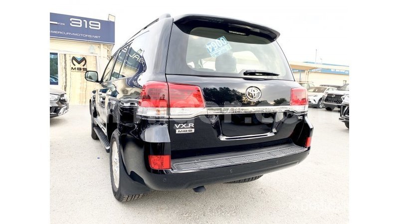 Big with watermark toyota land cruiser agadez import dubai 5318