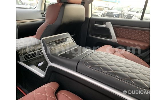 Buy Import Toyota Land Cruiser Black Truck in Import - Dubai in Agadez Buy Import Toyota Land Cruiser Black Truck in Import - Dubai in Agadez