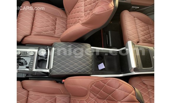 Buy Import Toyota Land Cruiser Black Truck in Import - Dubai in Agadez Buy Import Toyota Land Cruiser Black Truck in Import - Dubai in Agadez